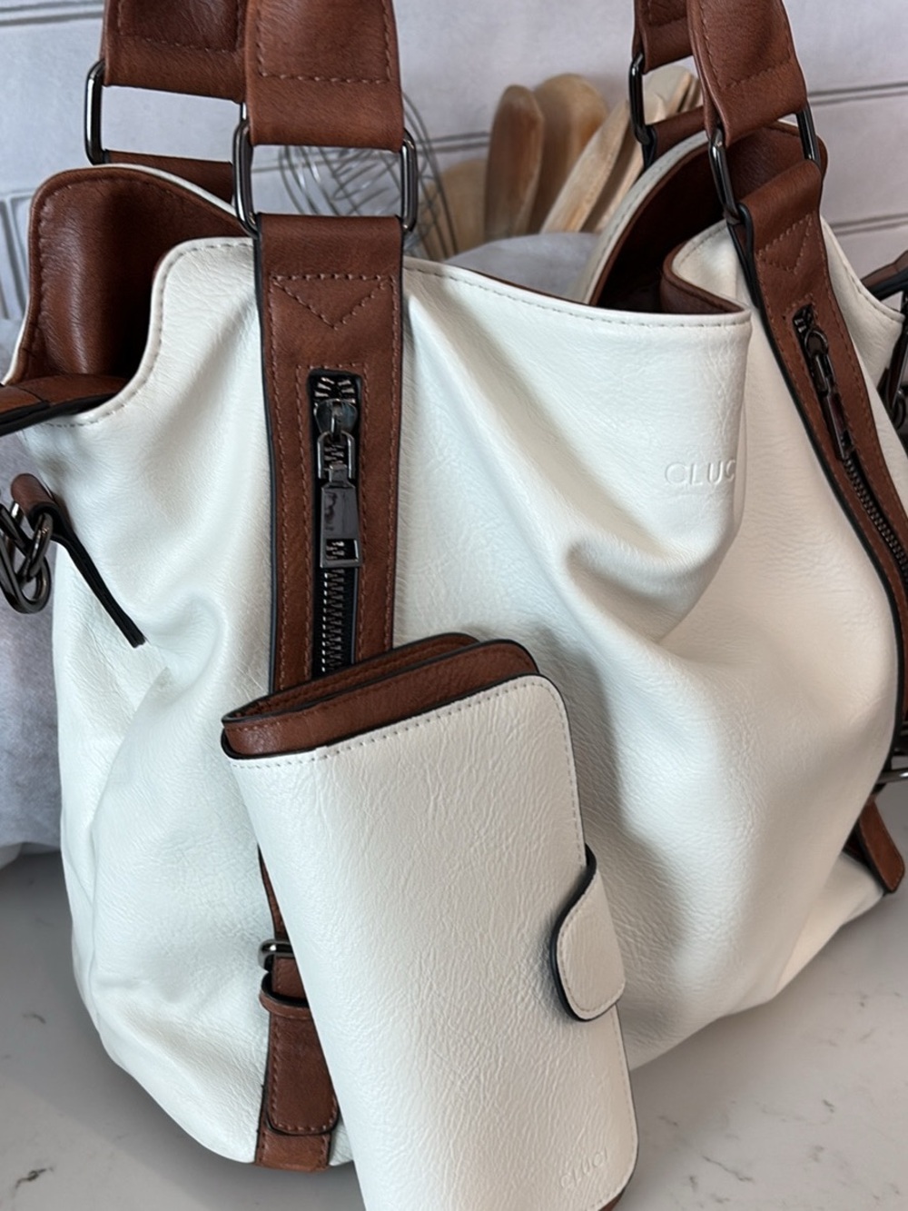 Cluci Structured White and Brown Leather Tote with Matching Wallet